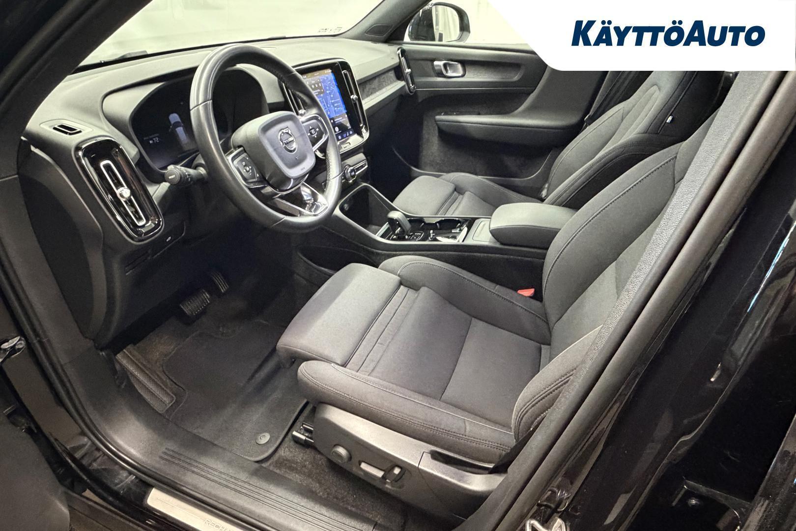 VOLVO XC40 7