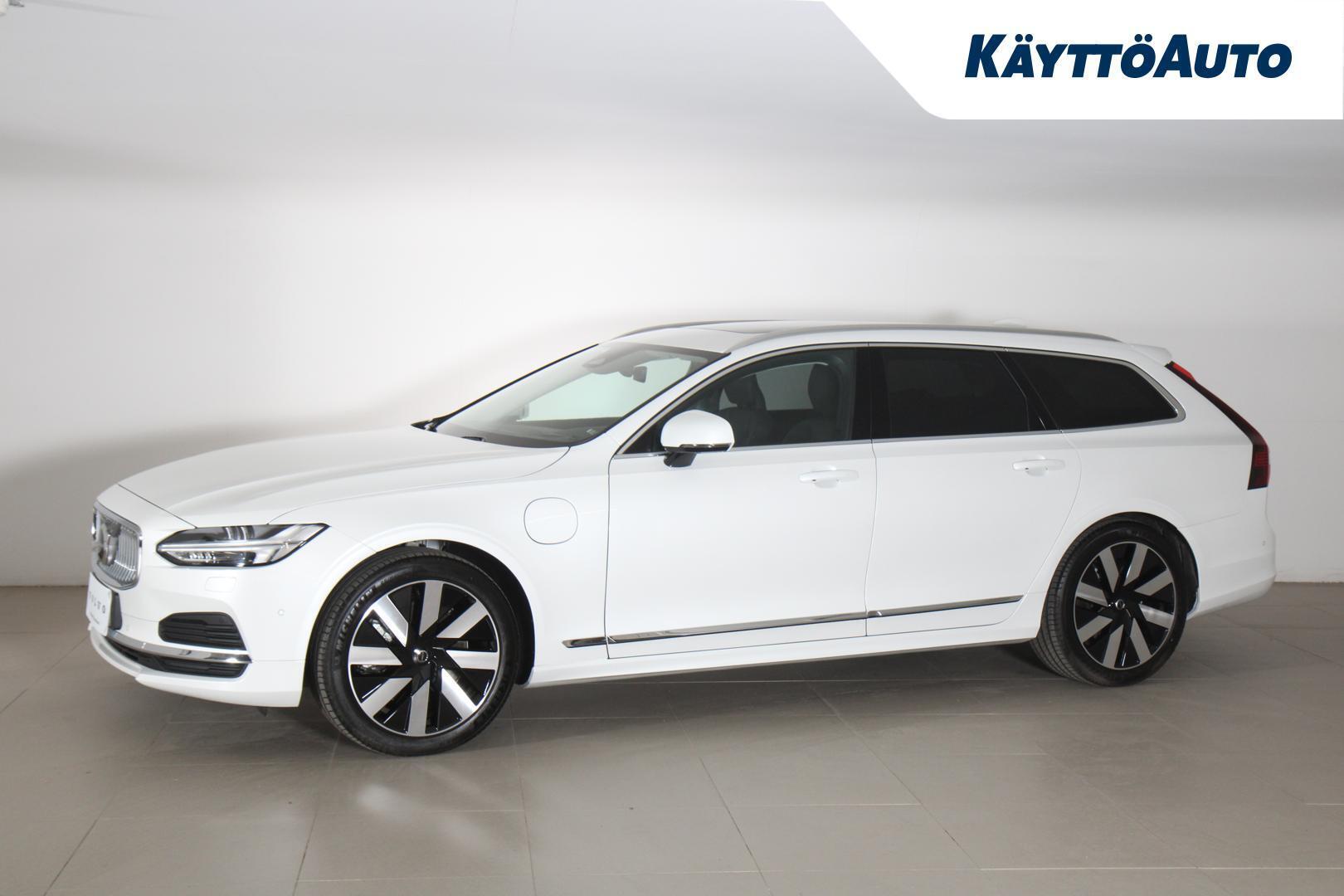 VOLVO V90 2025