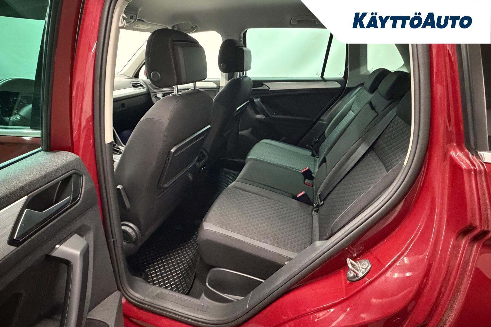VOLKSWAGEN Tiguan 8