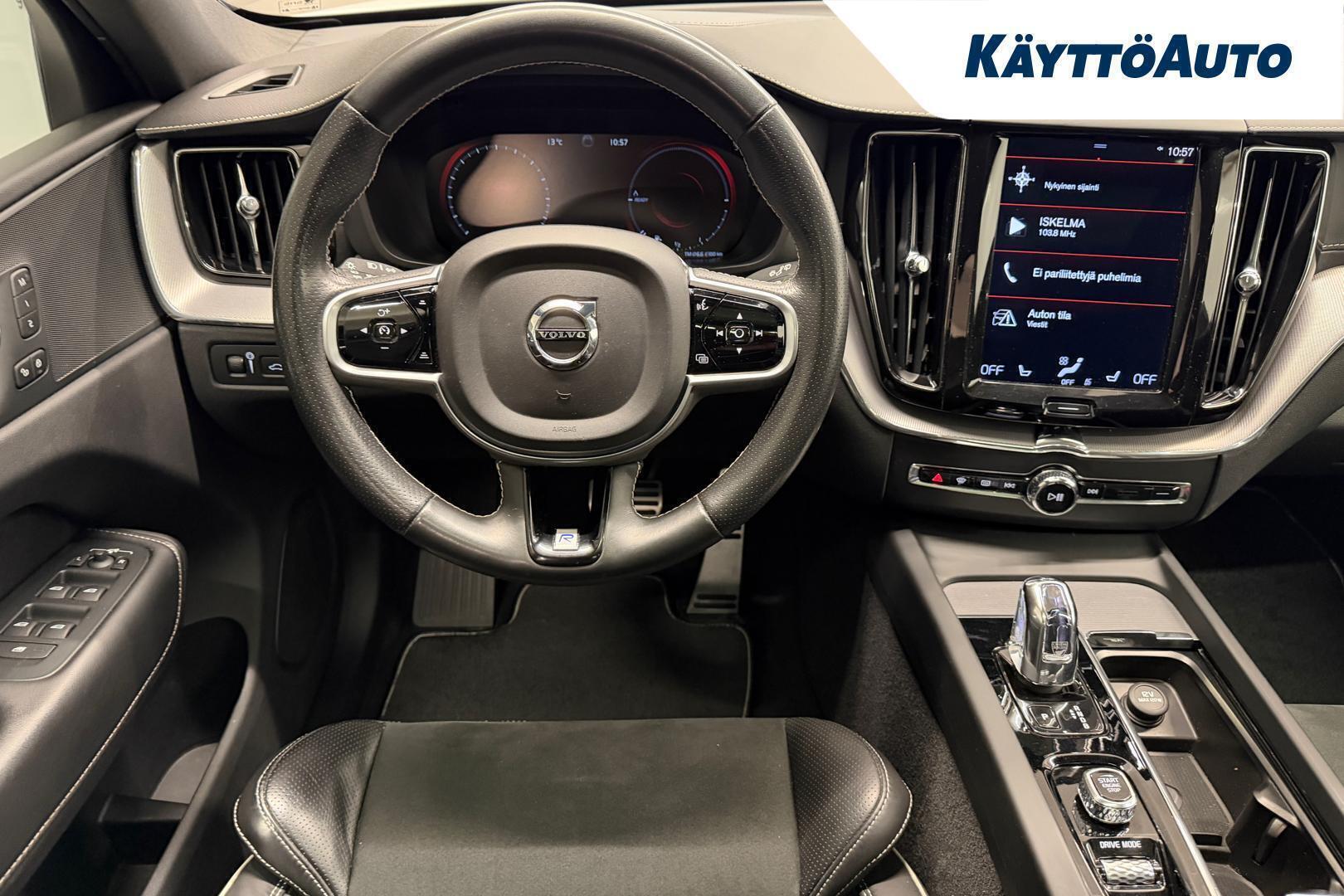 VOLVO XC60 2019