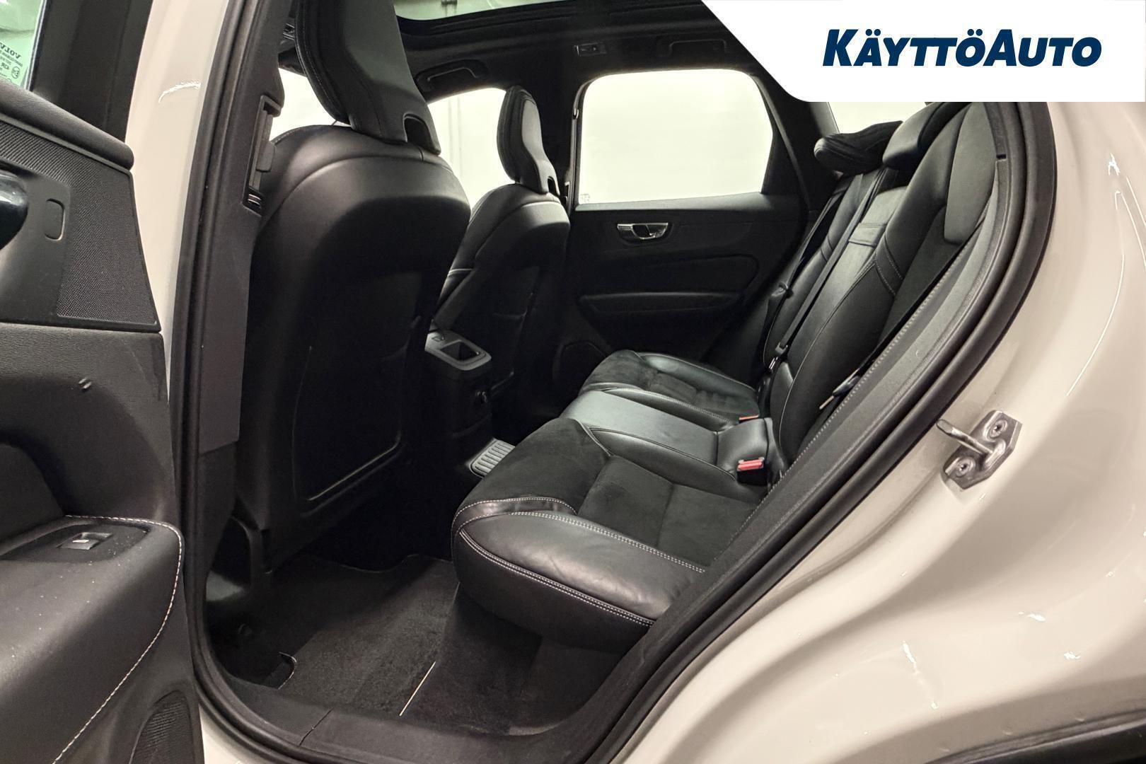 VOLVO XC60 2019