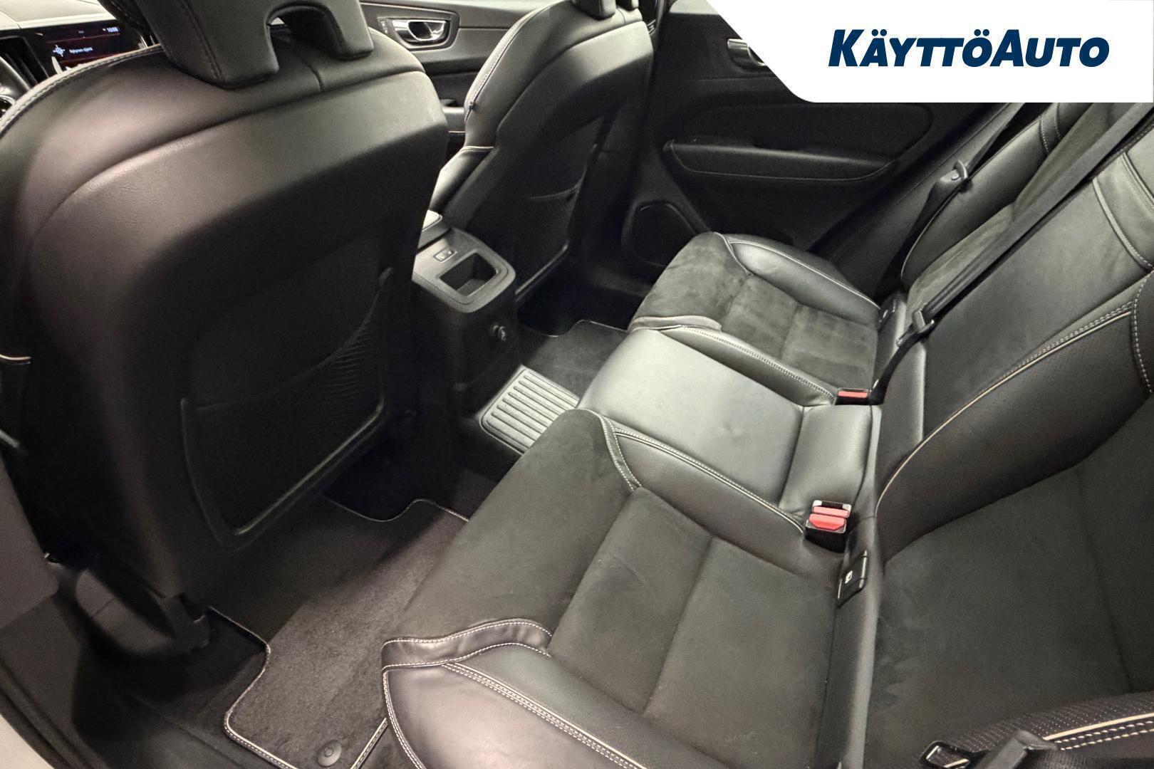 VOLVO XC60 2019