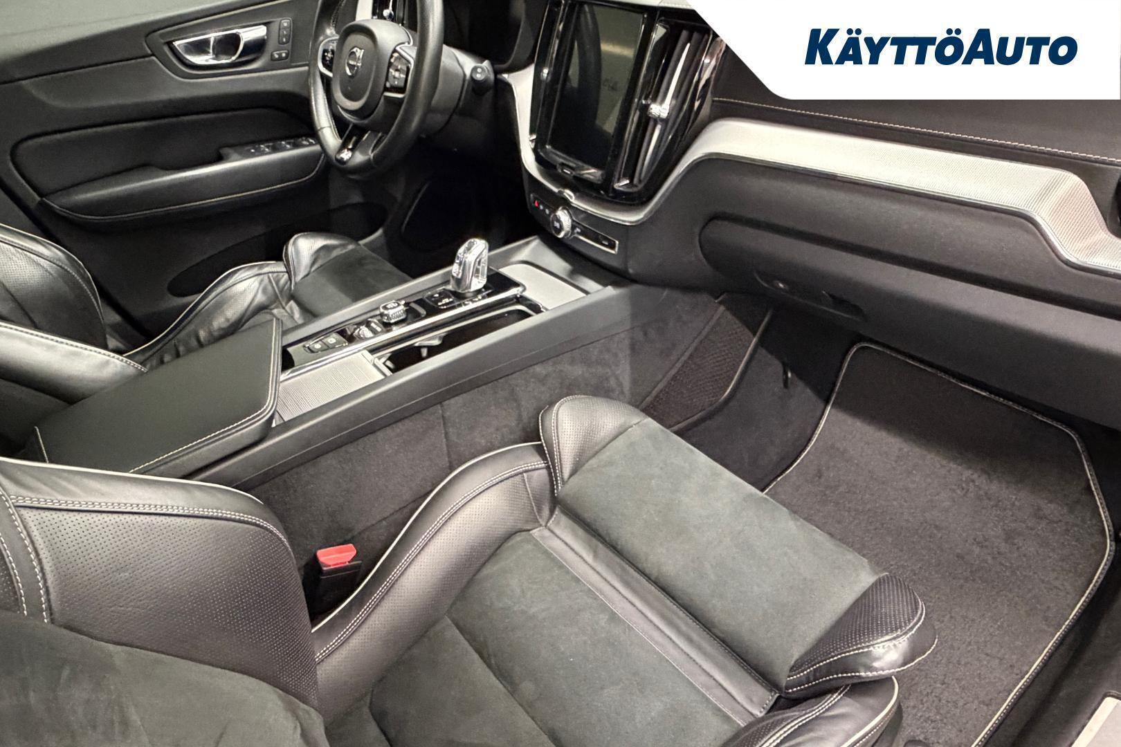 VOLVO XC60 2019