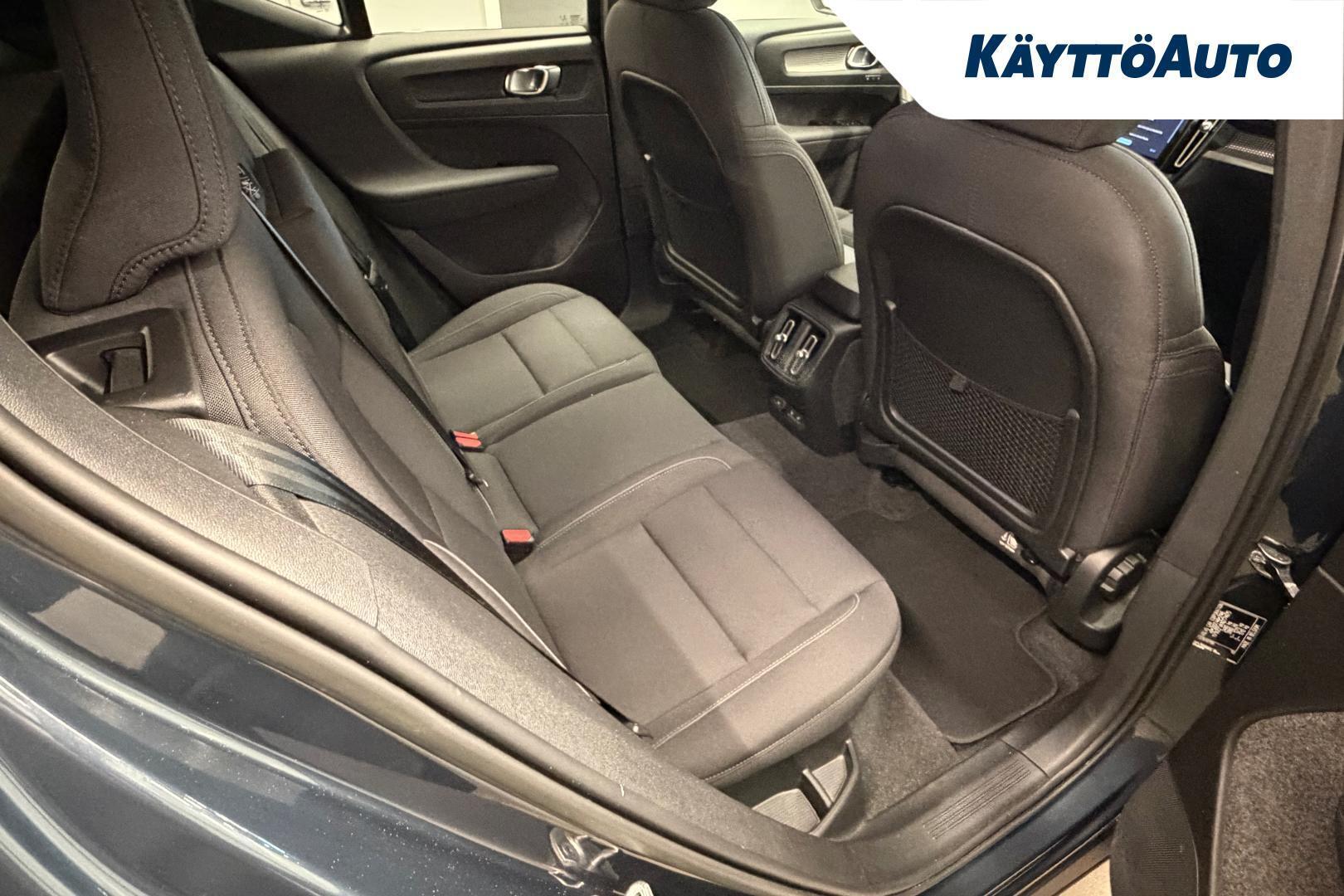 VOLVO XC40 14