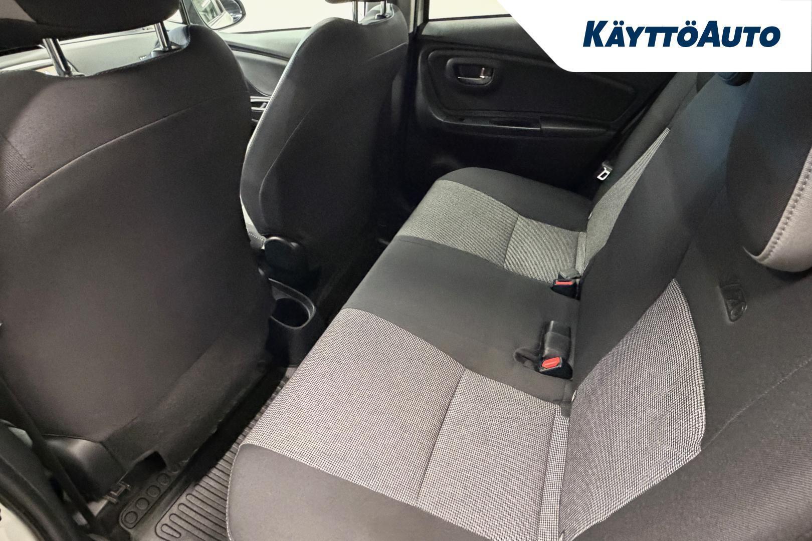 TOYOTA Yaris 11