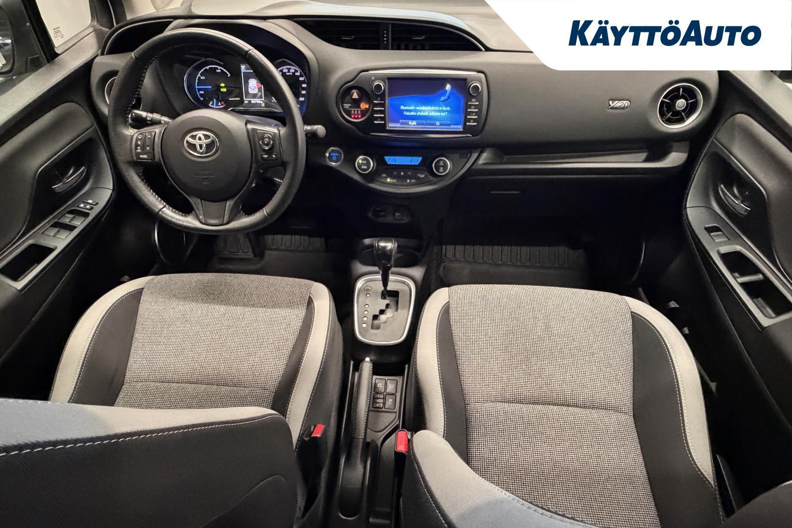TOYOTA Yaris 15