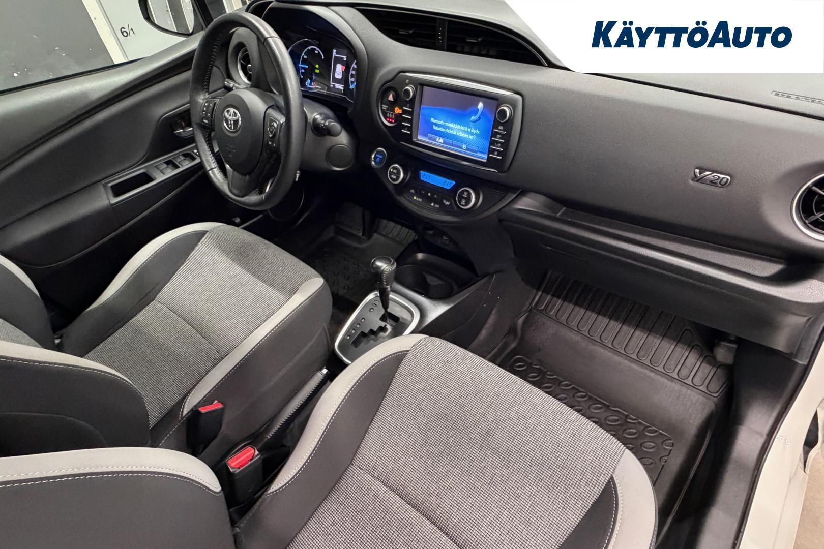 TOYOTA Yaris 16