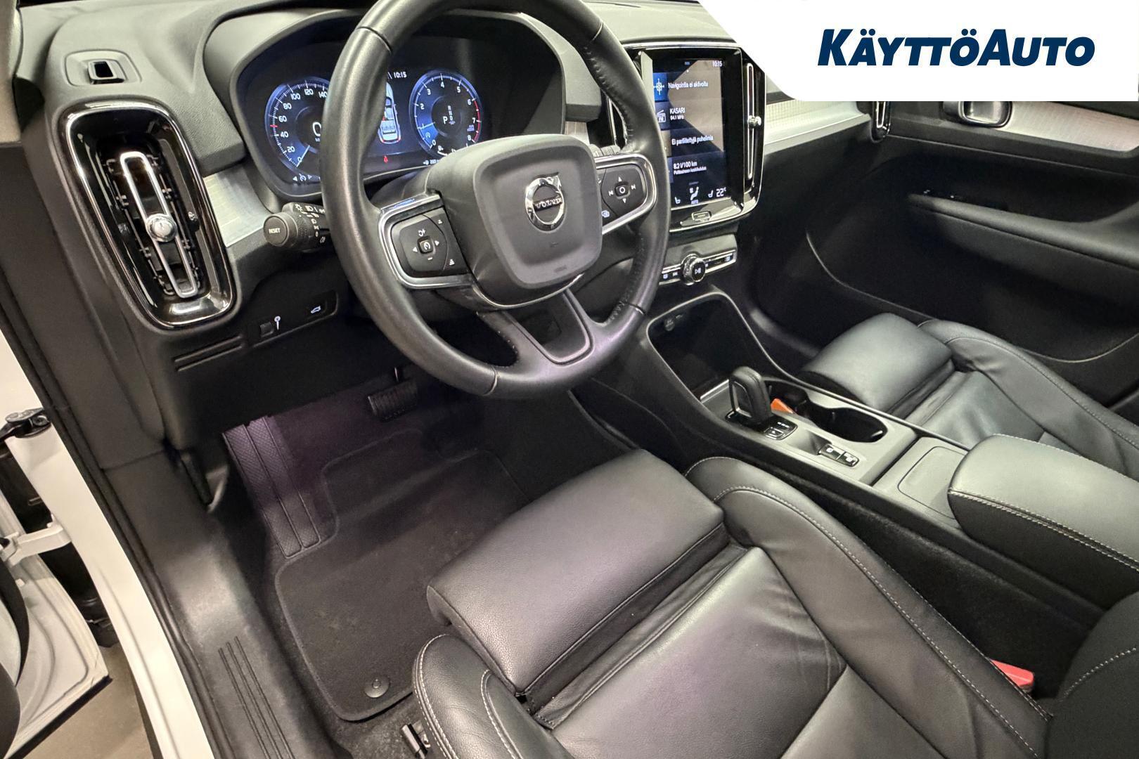 VOLVO XC40 2021
