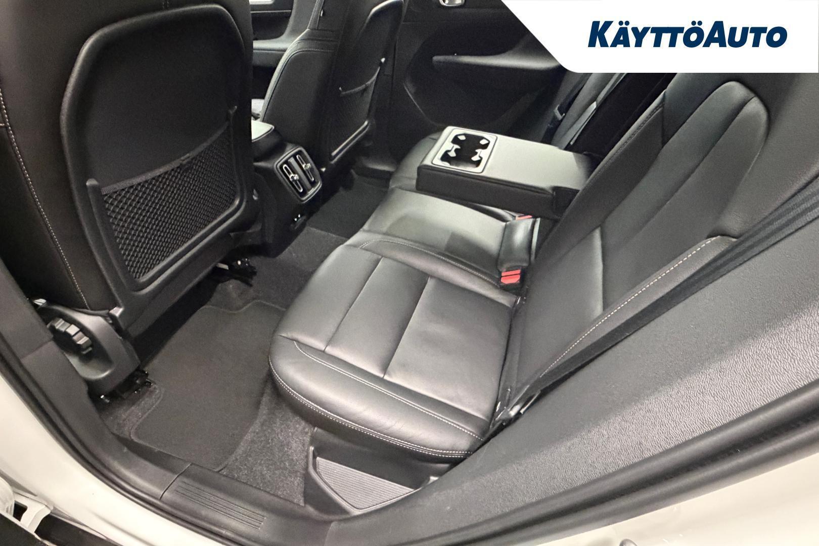 VOLVO XC40 2021