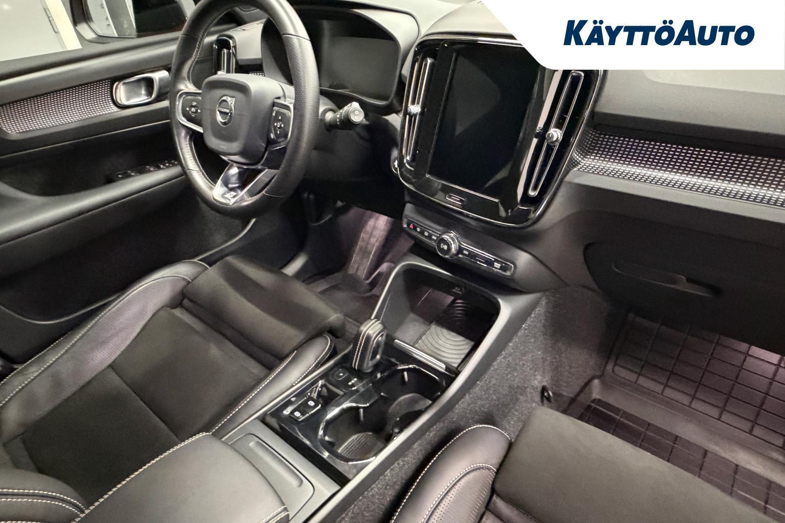 VOLVO XC40 2019