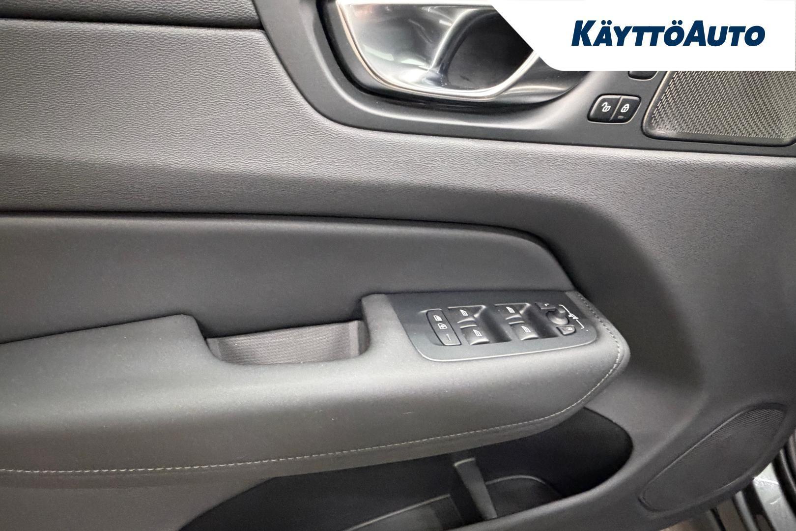 VOLVO XC60 2026