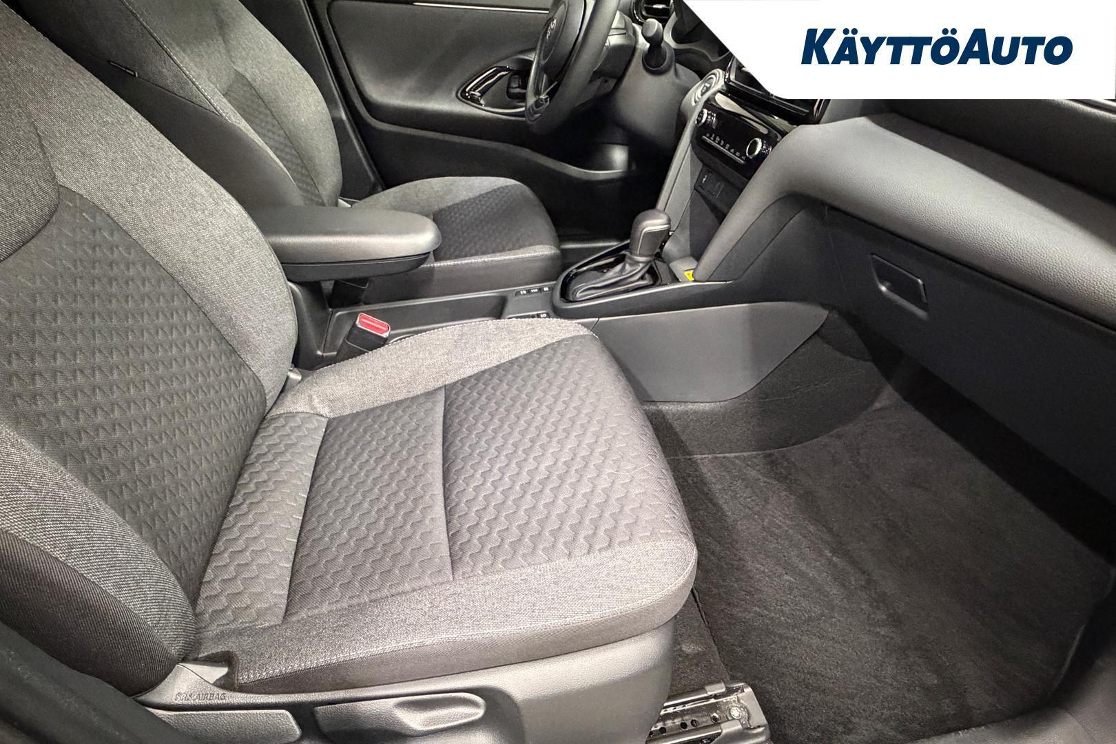 TOYOTA Yaris Cross 2025