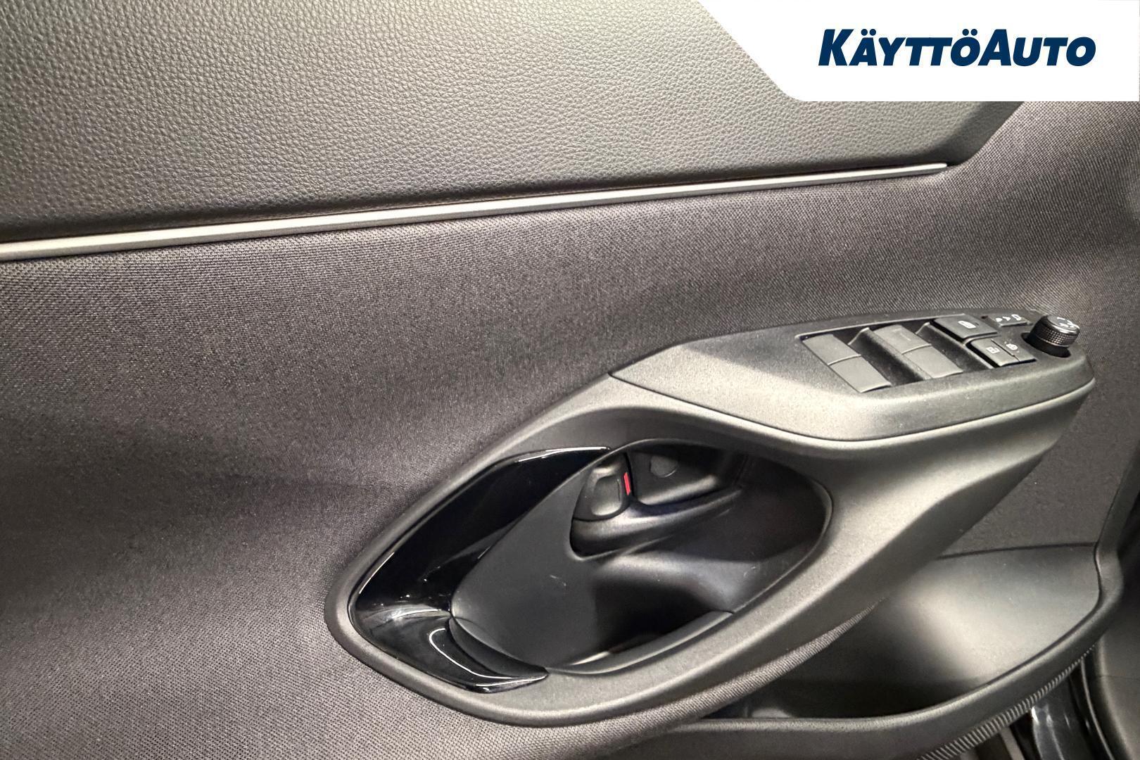 TOYOTA Yaris Cross 2025