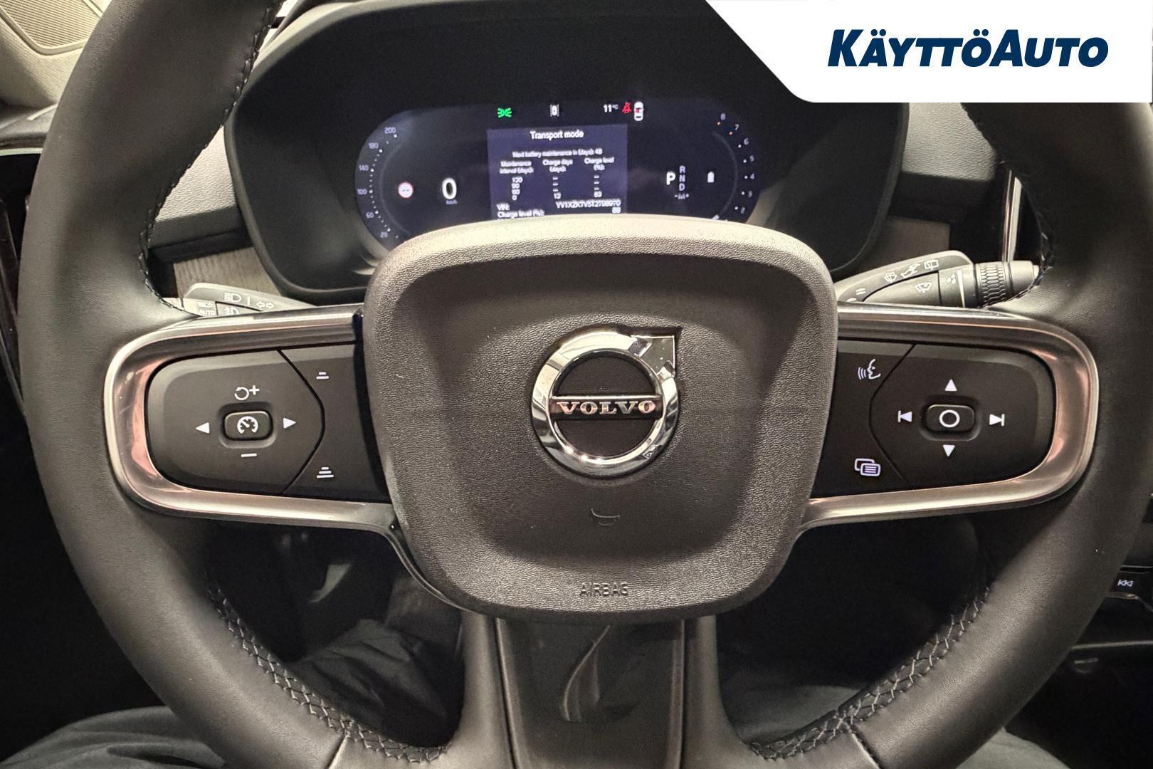VOLVO XC40 2026