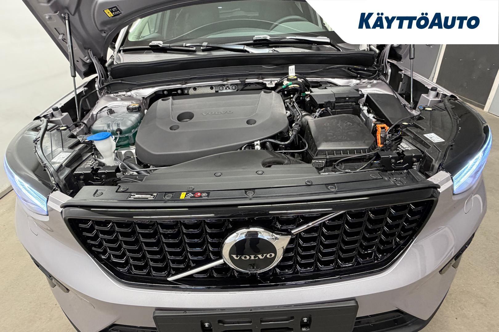 VOLVO XC40 2026
