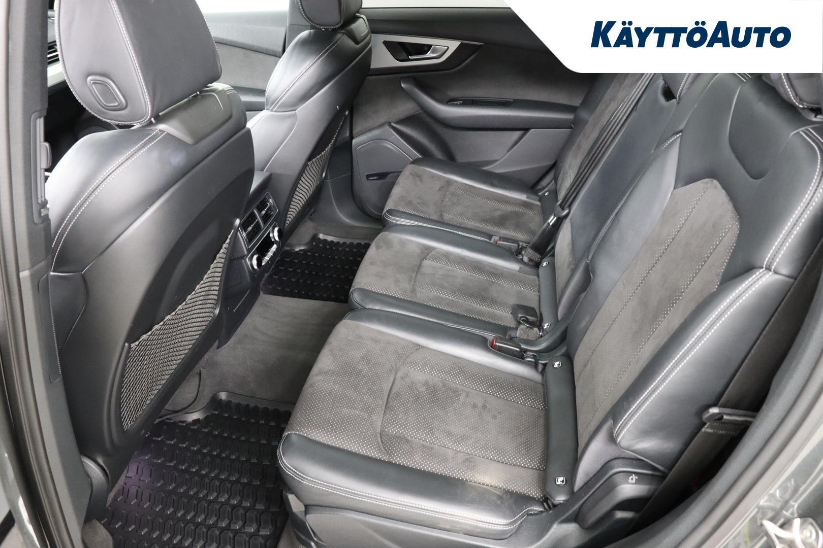 AUDI Q7 2015
