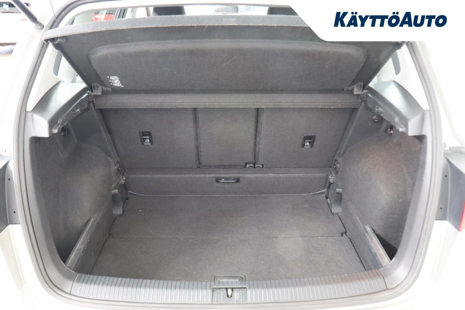 VOLKSWAGEN Golf Sportsvan 2014