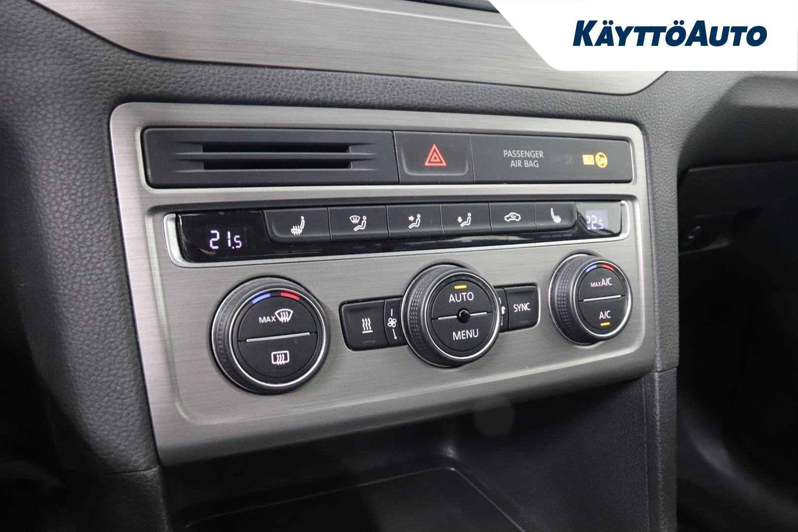 VOLKSWAGEN Golf Sportsvan 2014