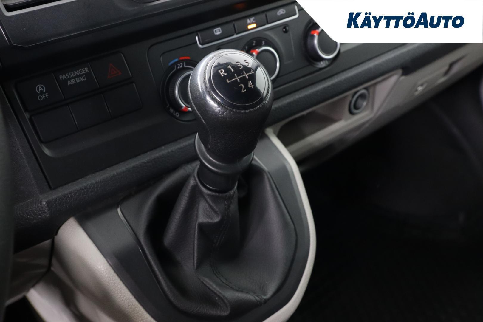 VOLKSWAGEN Transporter 2015