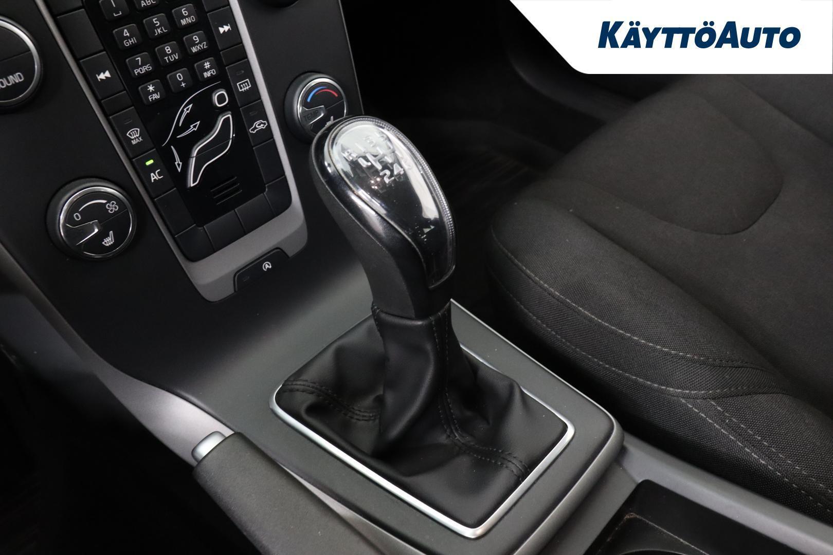 VOLVO V40 2012