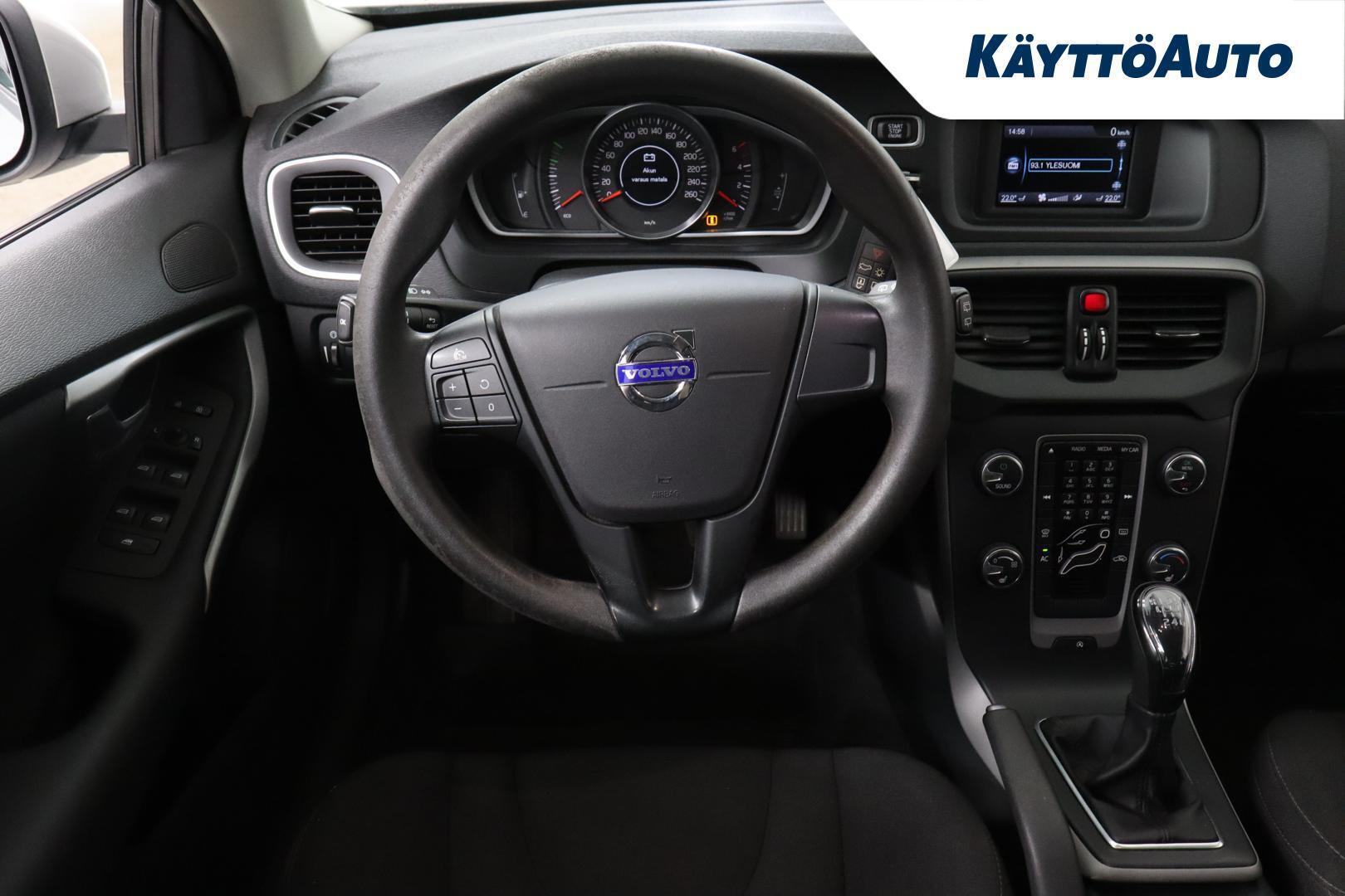 VOLVO V40 2012