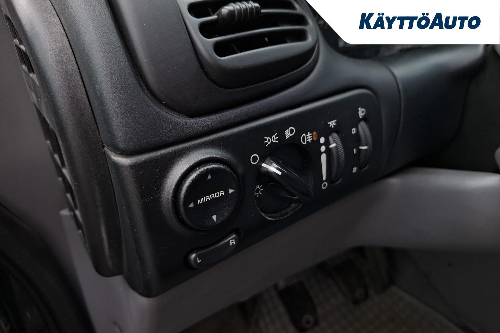 CHRYSLER Voyager 1998