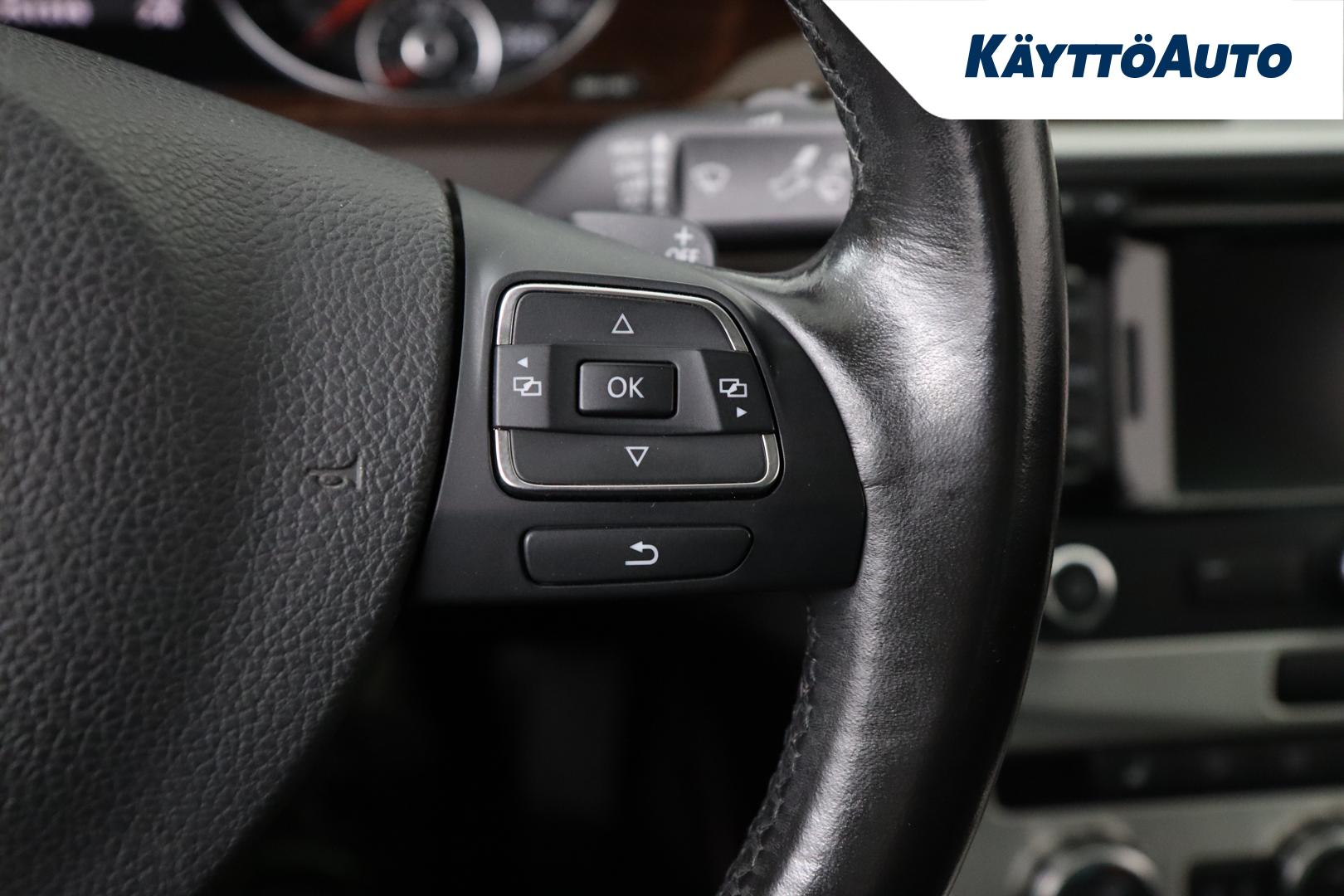 VOLKSWAGEN Passat 2013