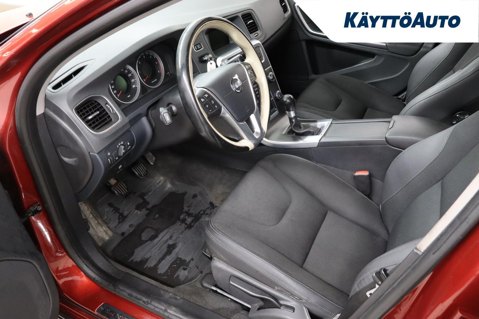 VOLVO V60 2010