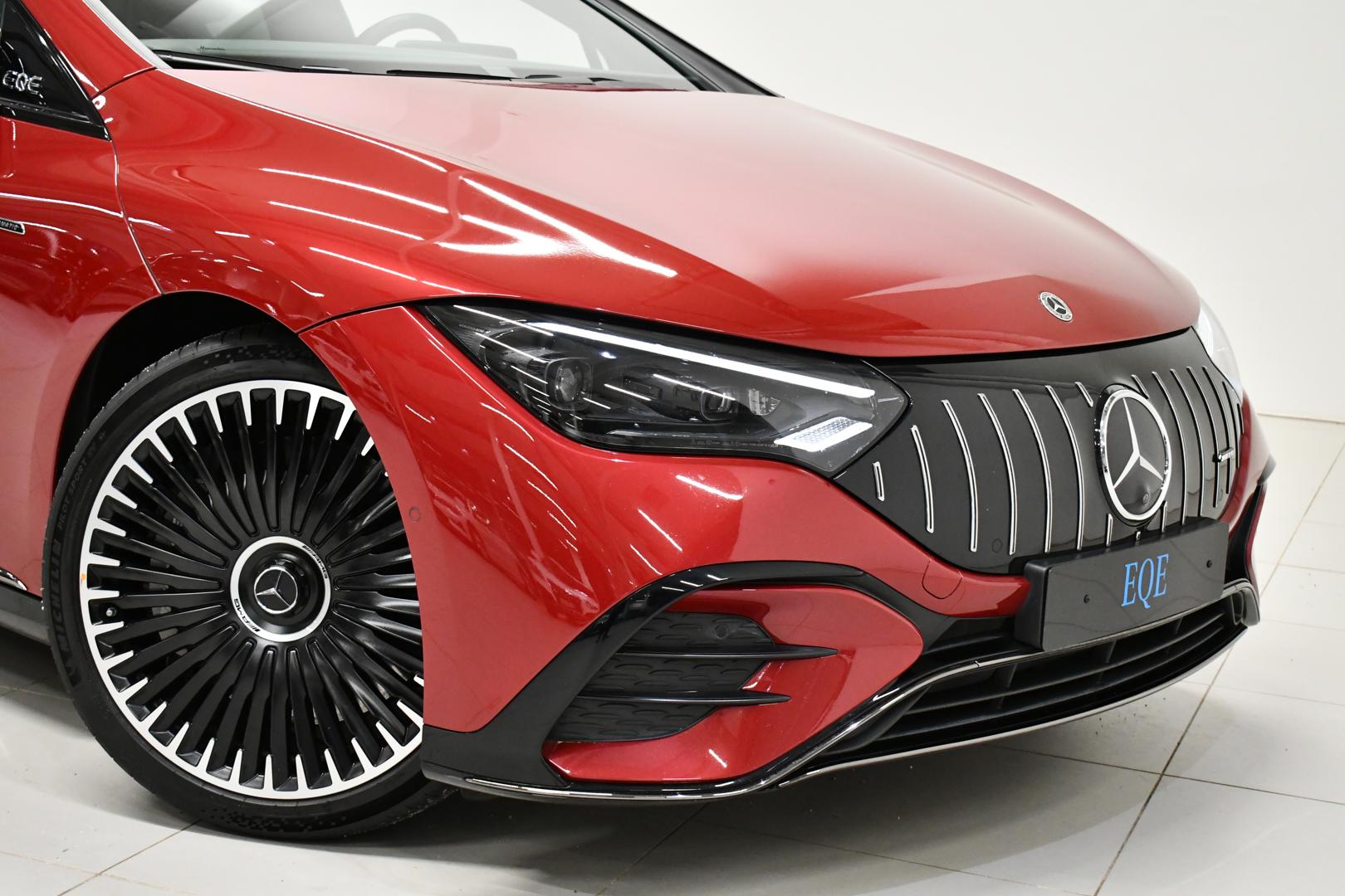MERCEDES-BENZ EQE 2023