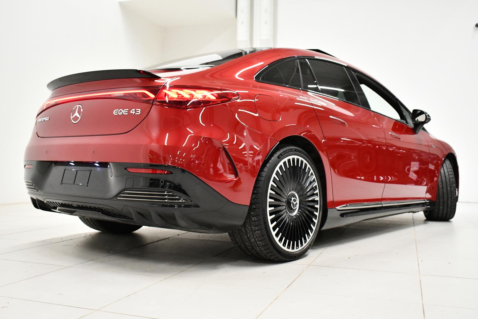 MERCEDES-BENZ EQE 2023