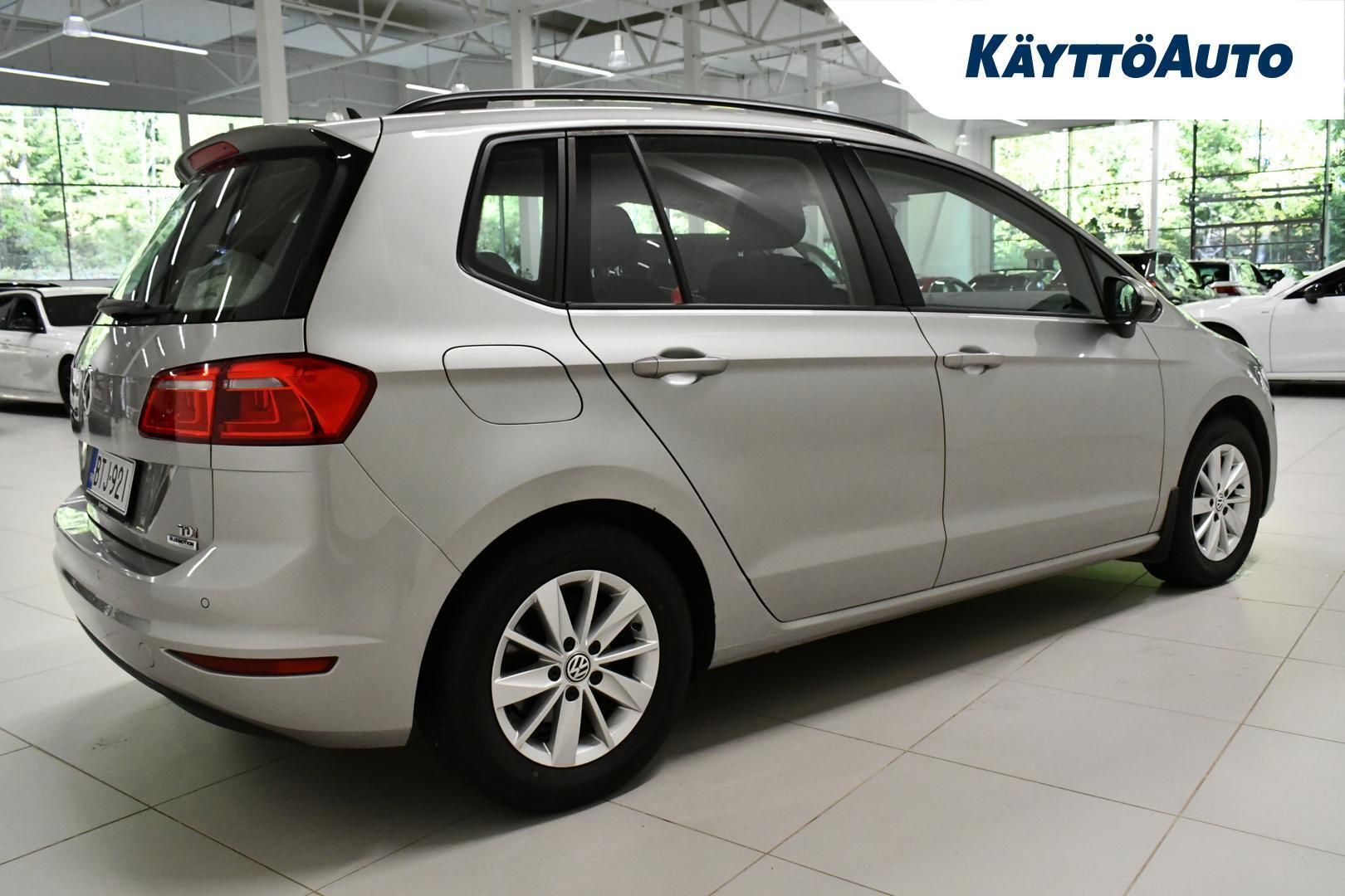 VOLKSWAGEN Golf Sportsvan 10