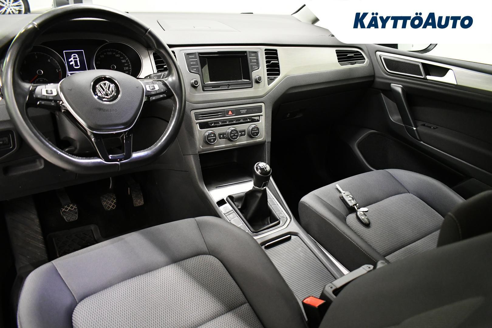 VOLKSWAGEN Golf Sportsvan 7