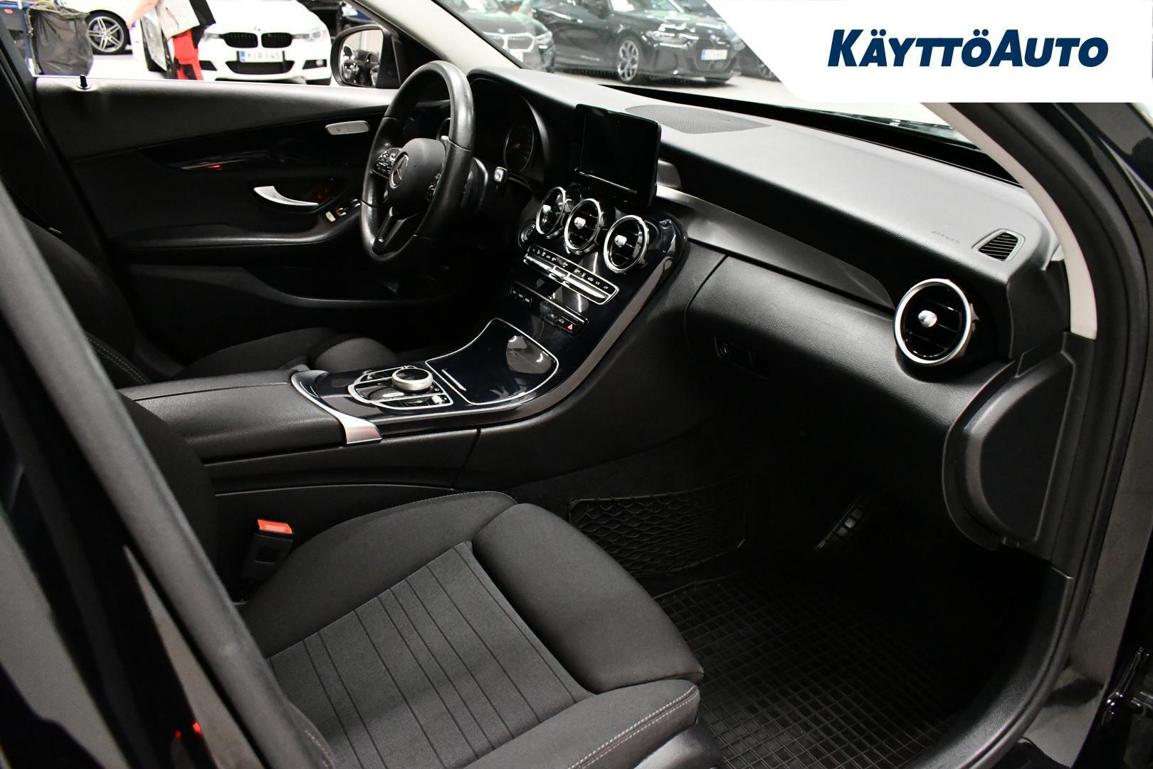 MERCEDES-BENZ C 22