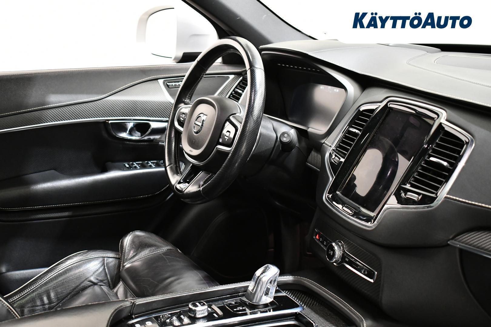 VOLVO XC90 31