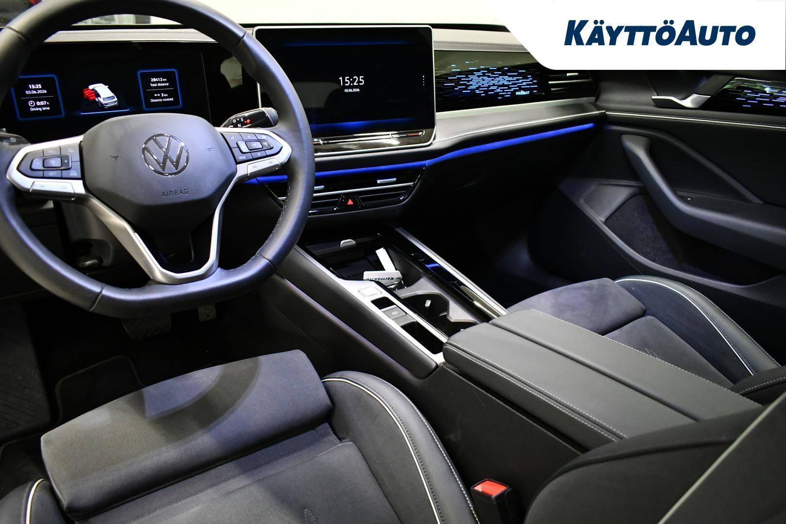 VOLKSWAGEN Passat 2025