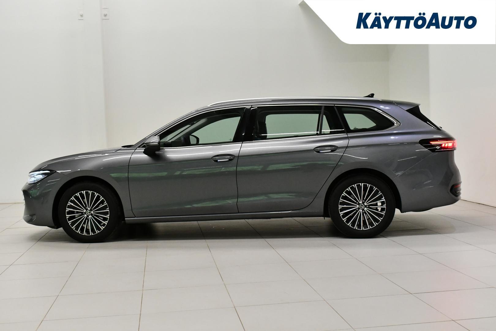 VOLKSWAGEN Passat 2025