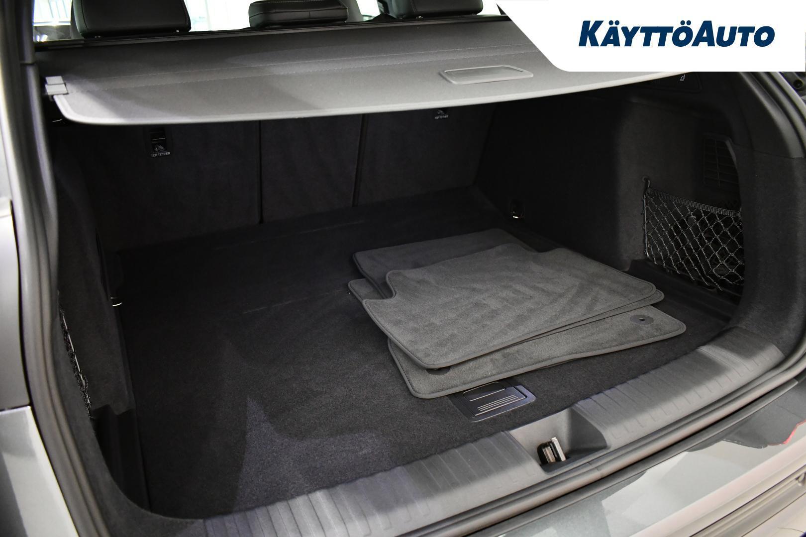 AUDI SQ6 e-tron 2025