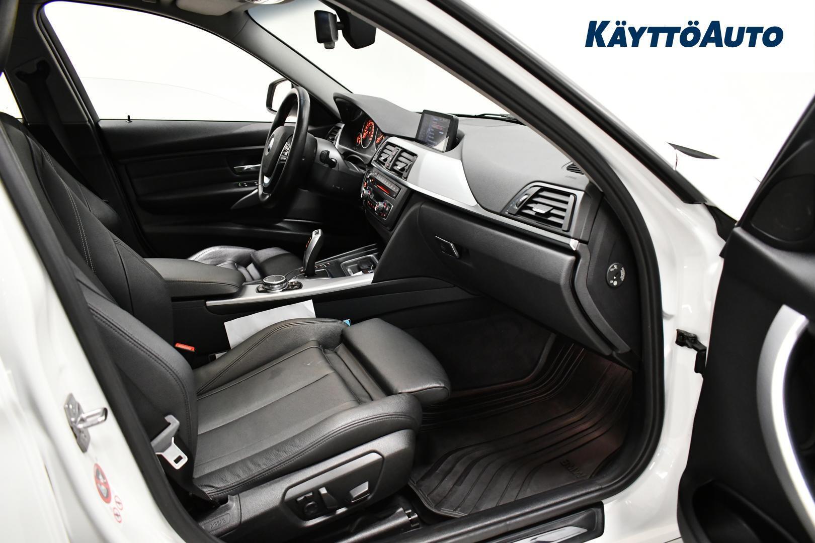 BMW 330 2015
