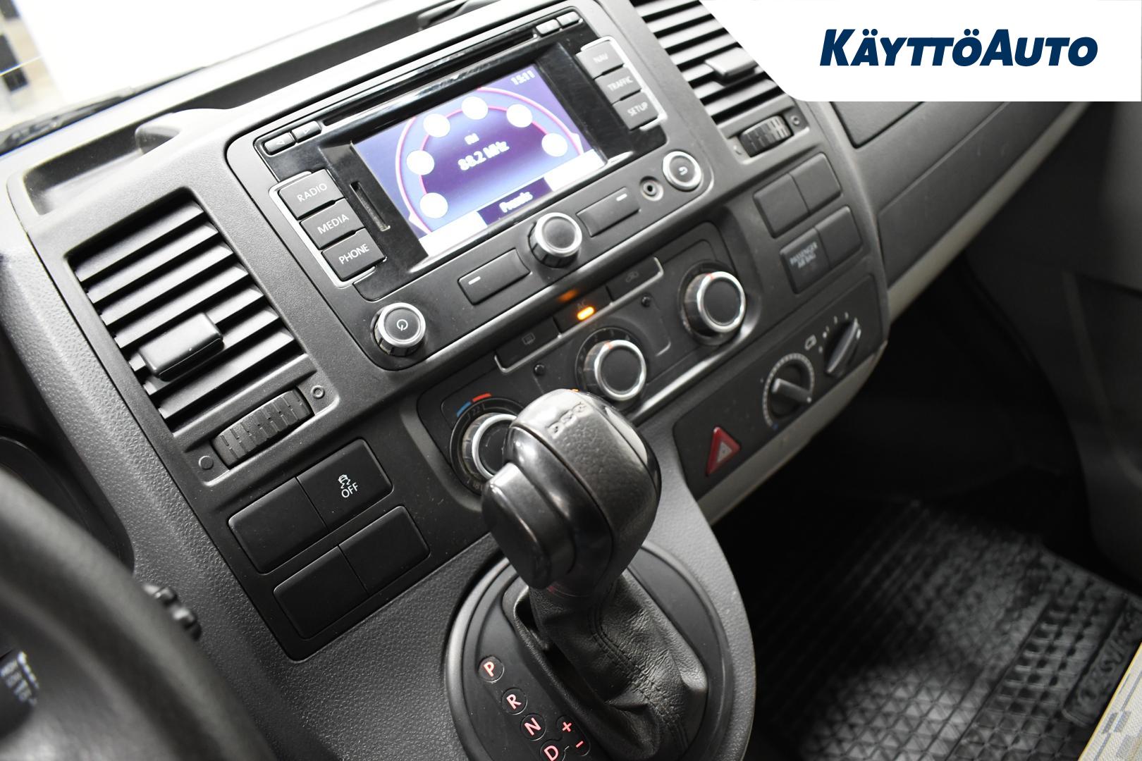 VOLKSWAGEN Transporter 2011