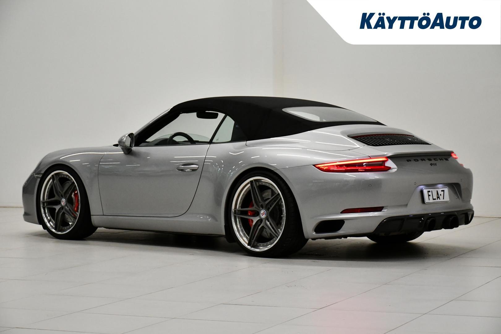 PORSCHE 911 2016