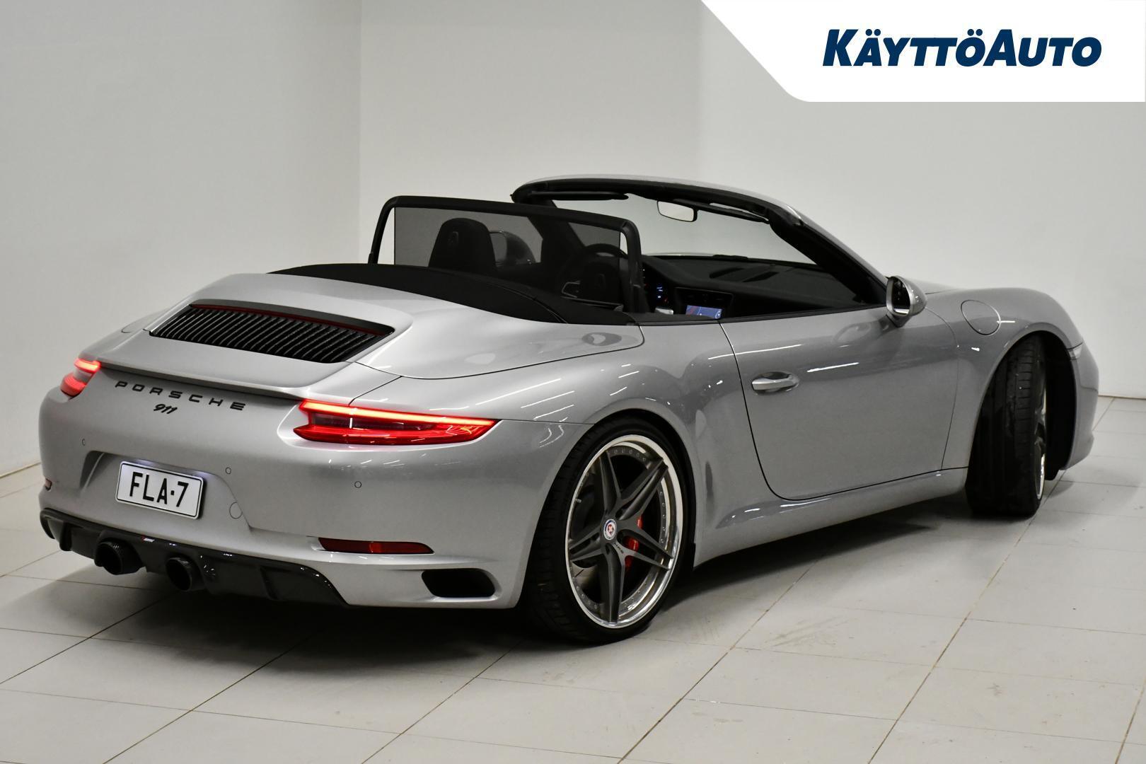 PORSCHE 911 2016