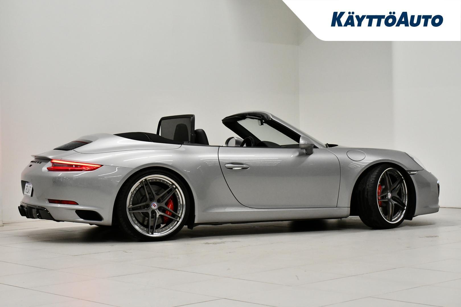 PORSCHE 911 2016