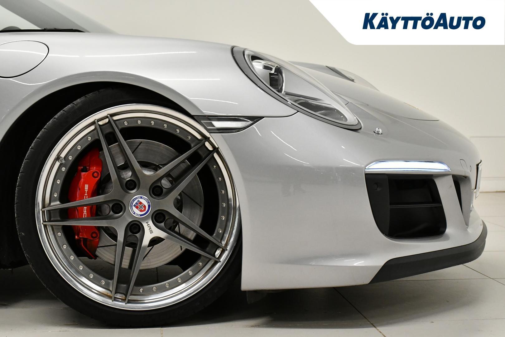PORSCHE 911 2016