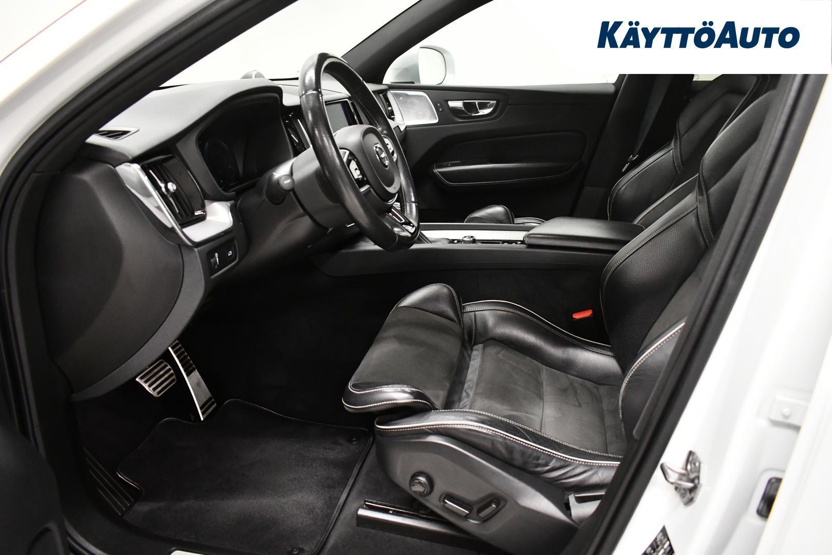 VOLVO XC60 2018