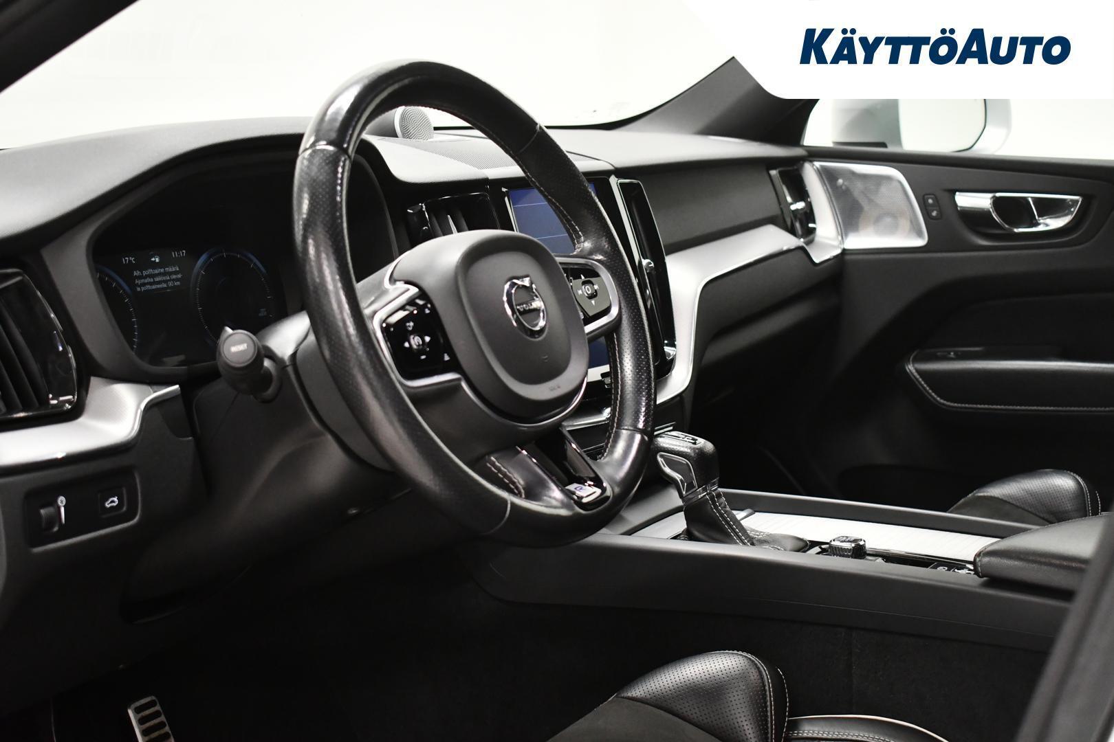 VOLVO XC60 2018