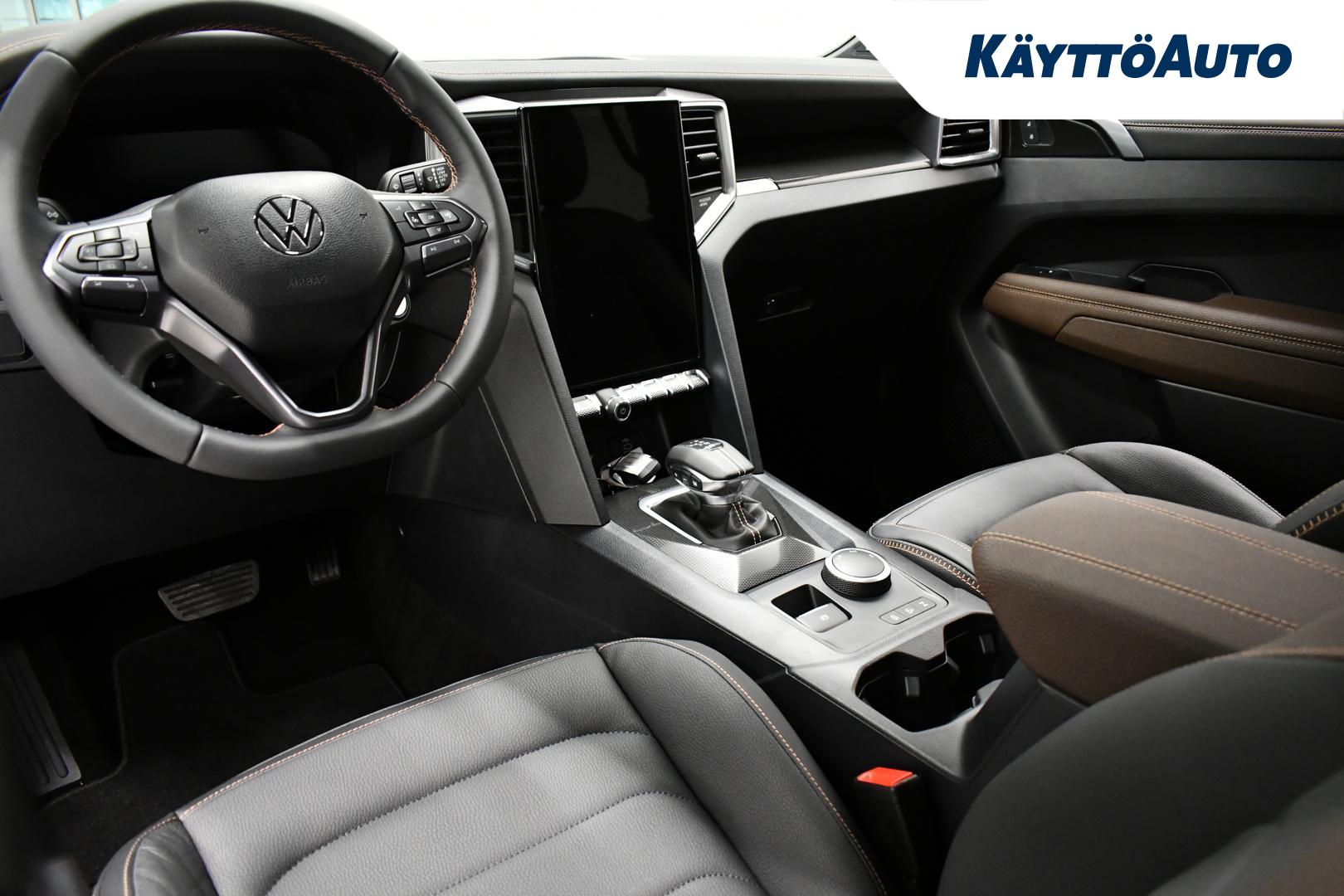VOLKSWAGEN Amarok 8