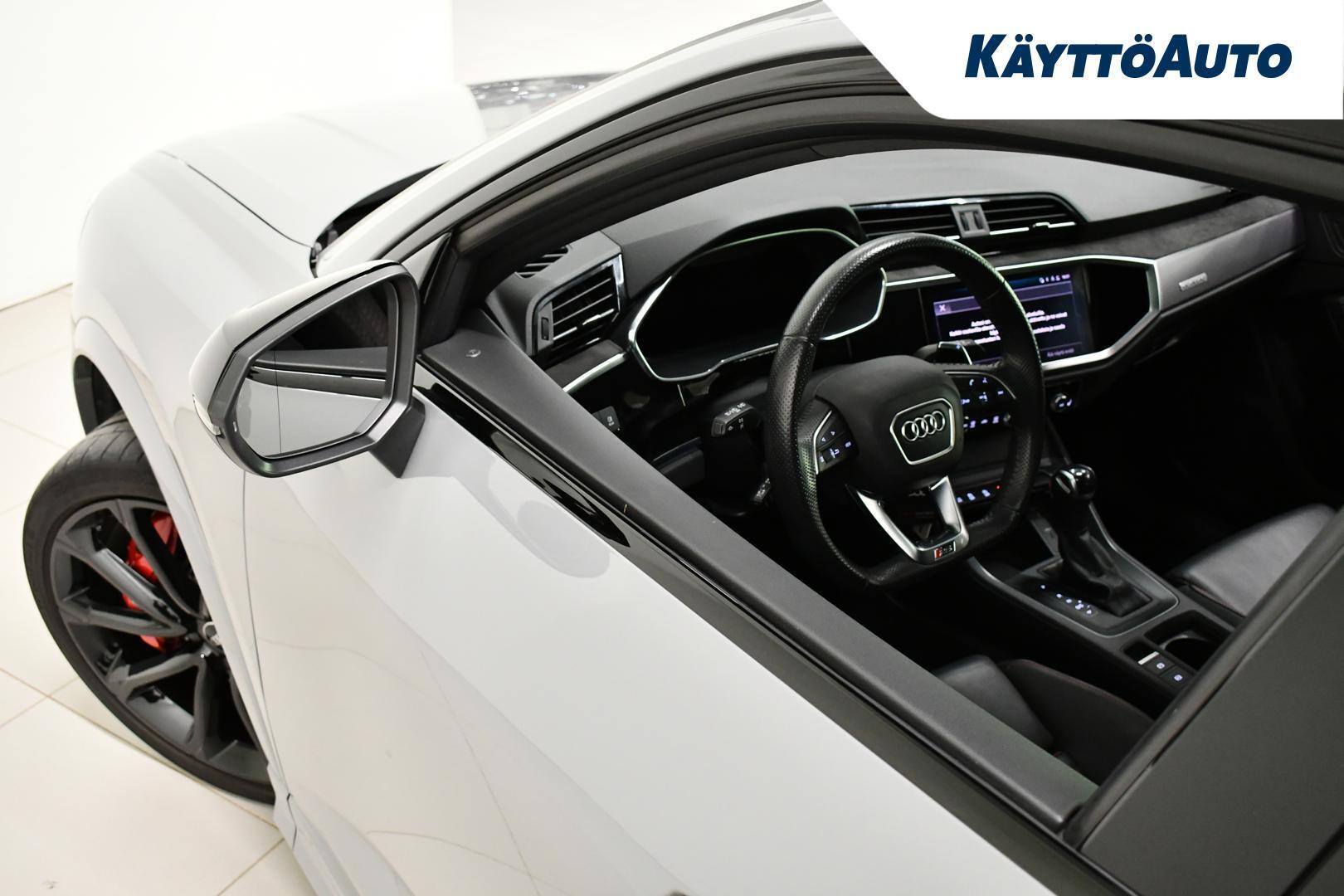 AUDI RS Q3 37