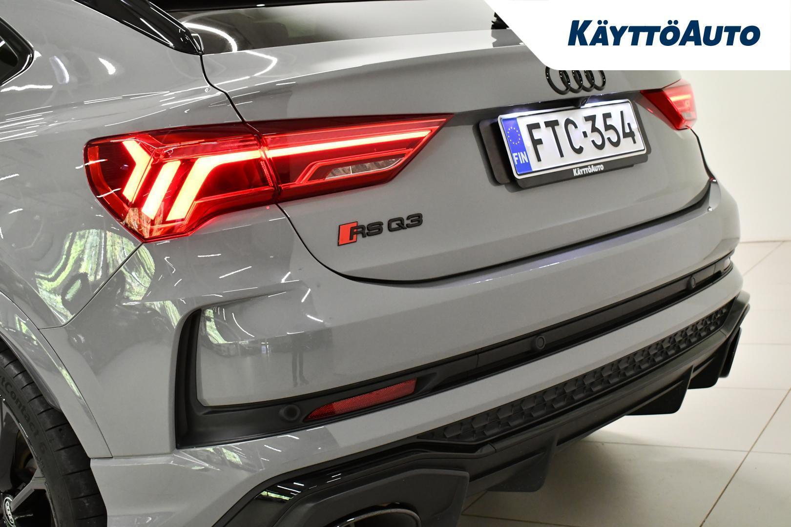 AUDI RS Q3 5