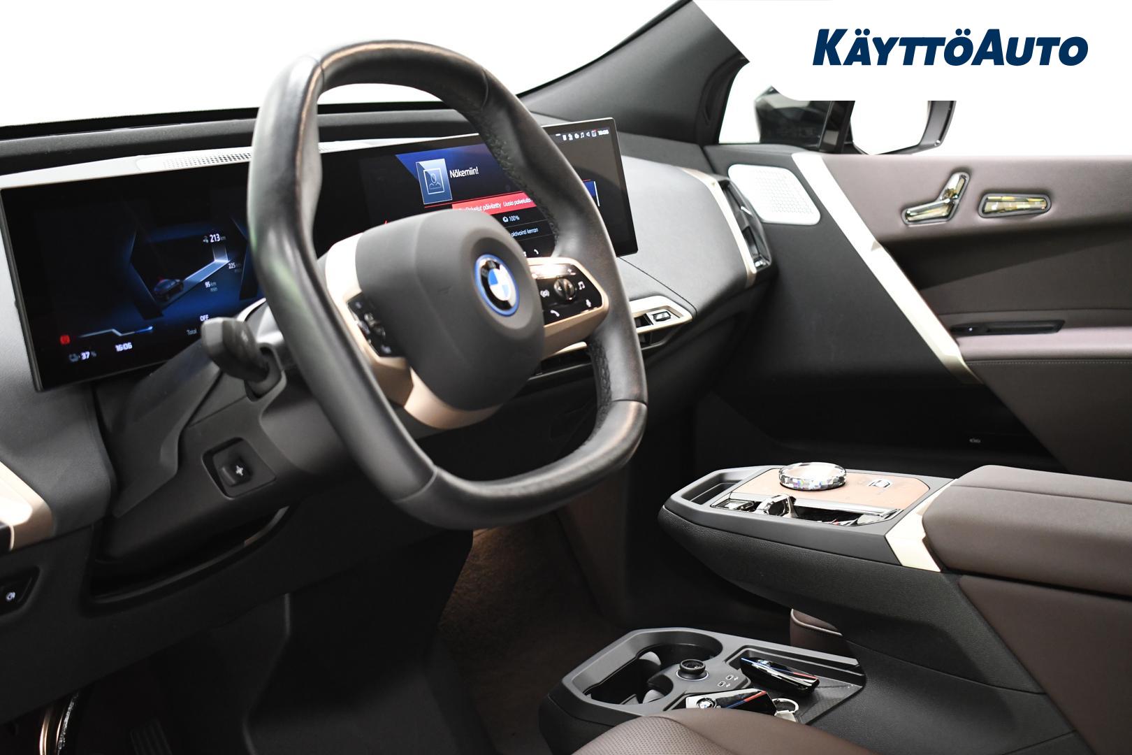 BMW IX M60 5
