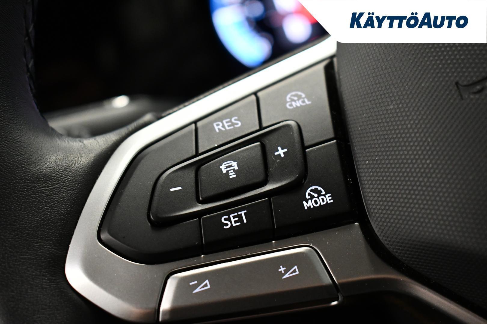 VOLKSWAGEN Golf Variant 2025